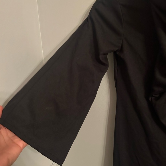 Harry Potter Gryffindor Robe - Picture 9 of 11